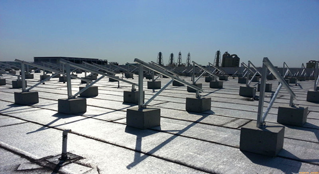 Advantages and disadvantages of flat roof solar mounted PV bracket